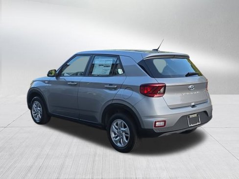 New 2025 Hyundai Venue SE image 7