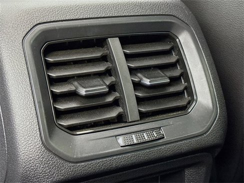 Certified 2022 Volkswagen Tiguan SE R-Line image 25