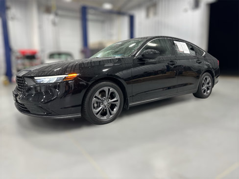 Used 2023 Honda Accord EX image 1