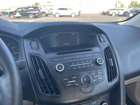 Used 2017 Ford Focus SE w/ Cold Weather Package image 17