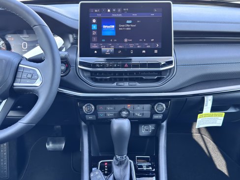 New 2026 Jeep Compass Latitude image 23
