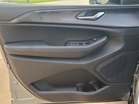 New 2025 Jeep Grand Cherokee L Altitude image 18