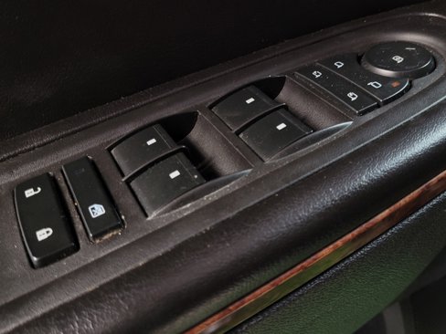 Used 2014 Chevrolet Traverse LTZ image 27