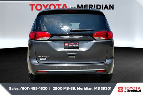 Used 2020 Chrysler Pacifica Touring-L image 4