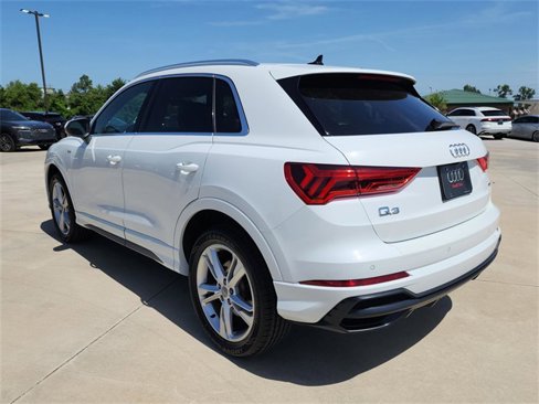Used 2020 Audi Q3 2.0T Premium w/ Convenience Package image 5