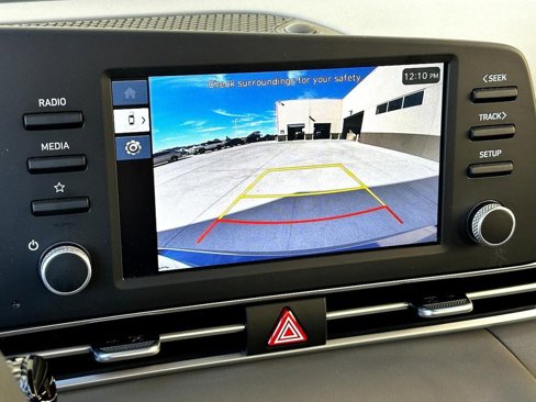 Used 2024 Hyundai Elantra SE image 15