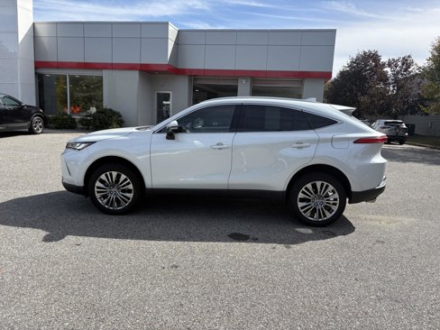Used 2023 Toyota Venza XLE image 4