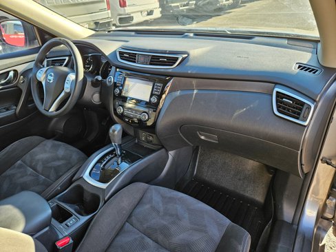 Used 2015 Nissan Rogue SV w/ SV Premium Package image 34