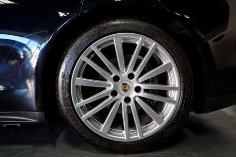 Used 2018 Porsche Panamera image 48