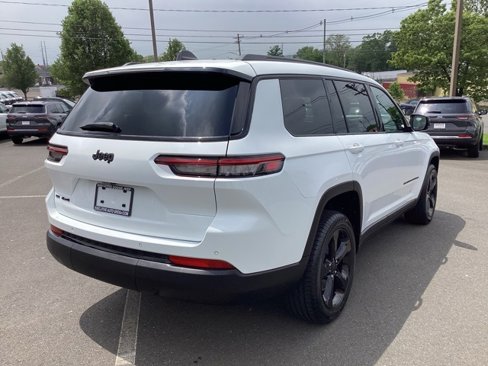 Used 2022 Jeep Grand Cherokee L Laredo image 5
