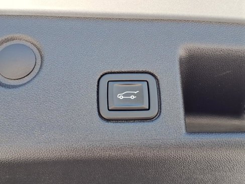Certified 2023 Chevrolet Equinox LT image 3