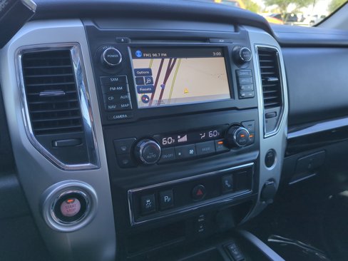 Used 2018 Nissan Titan SV w/ SV Convenience Package image 12