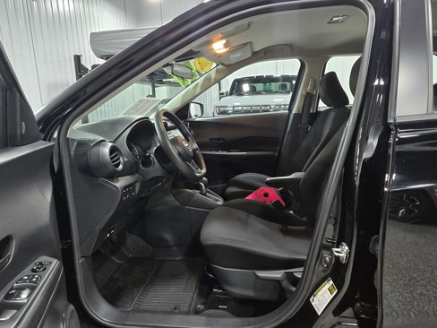 Used 2023 Nissan Kicks S image 12