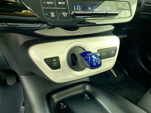 Used 2016 Toyota Prius Two image 18