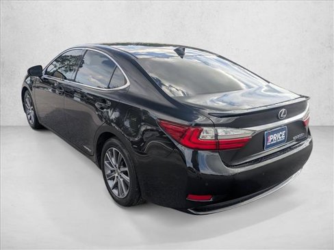 Used 2017 Lexus ES 300h w/ Navigation System Package image 7