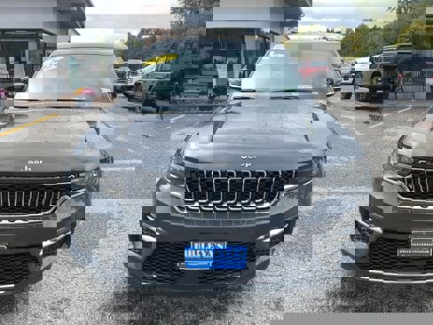 New 2025 Jeep Grand Cherokee Limited w/ Trailer Tow Package image 2