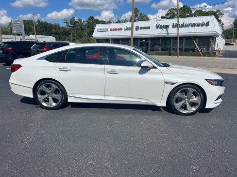 Used 2018 Honda Accord Touring image 2