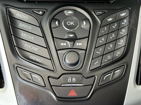 Used 2014 Ford Focus SE w/ SE Winter Package image 18
