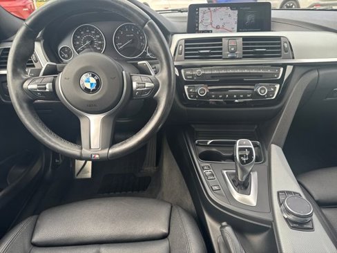 Used 2018 BMW 330i xDrive Sedan w/ M Sport Package image 22