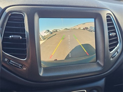 Used 2020 Jeep Compass Trailhawk image 21