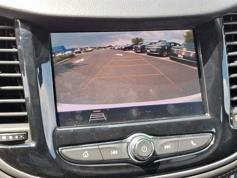 Certified 2022 Chevrolet Trax LT w/ LT Convenience Package image 18