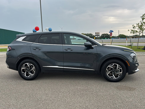 Used 2023 Kia Sportage LX image 9