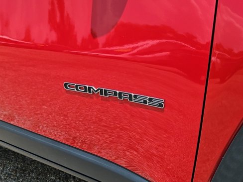 Used 2023 Jeep Compass Limited image 49
