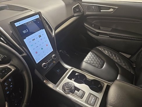 Used 2024 Ford Edge Titanium image 13