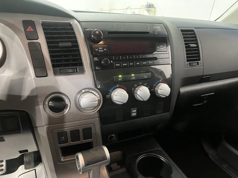Used 2010 Toyota Tundra 4x4 Double Cab image 8