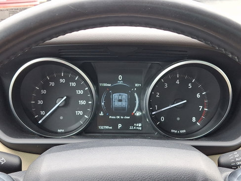 Used 2016 Land Rover Range Rover Sport HSE image 20