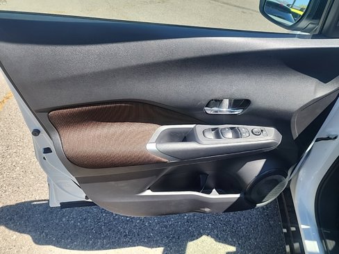 New 2024 Nissan Kicks SR image 10