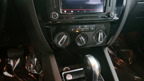 Used 2016 Volkswagen Jetta Sport image 27