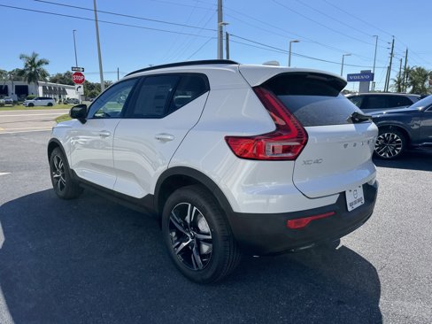 New 2026 Volvo XC40 B4 Core w/ Protection Package image 5