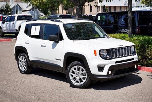 Certified 2022 Jeep Renegade Latitude image 3