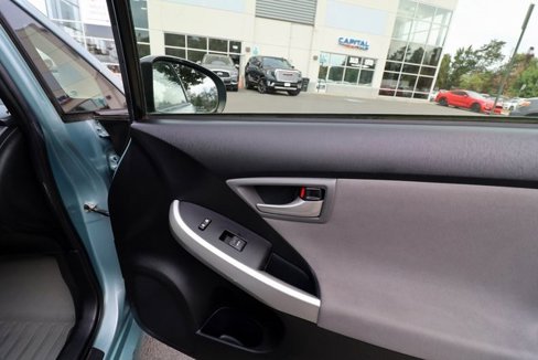 Used 2015 Toyota Prius Three image 42
