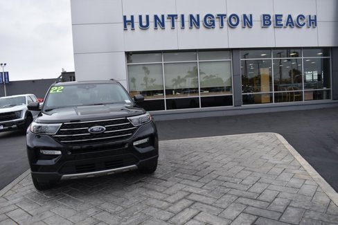 Used 2022 Ford Explorer XLT w/ Equipment Group 202A image 24