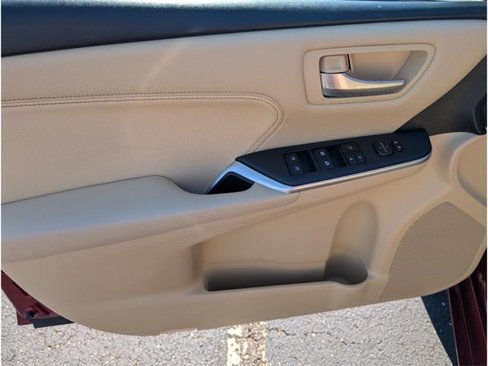 Used 2017 Toyota Camry XLE image 15