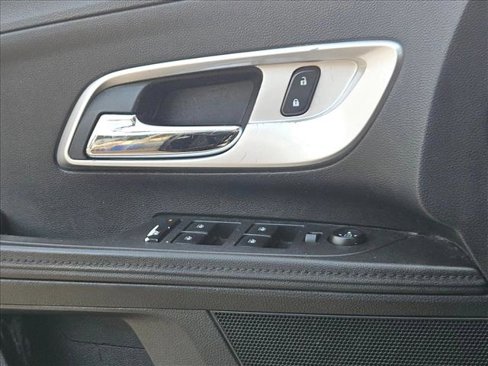 Used 2017 Chevrolet Equinox LS image 10