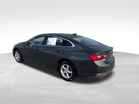 Used 2017 Chevrolet Malibu LS image 4
