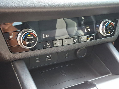 Used 2022 Mitsubishi Outlander SE image 15