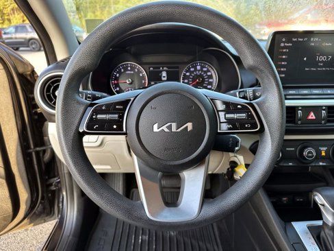 Used 2022 Kia Forte LXS image 25