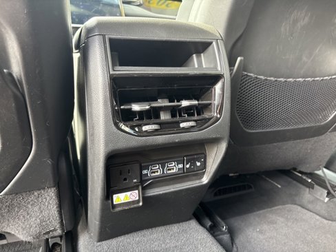 Used 2023 Jeep Grand Cherokee 4WD 4xe image 17