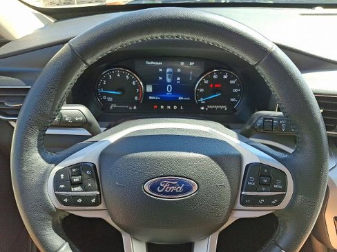 Certified 2022 Ford Explorer XLT w/ Equipment Group 202A image 22