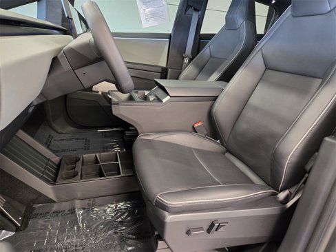 Used 2025 Tesla Cybertruck AWD Crew Cab image 5