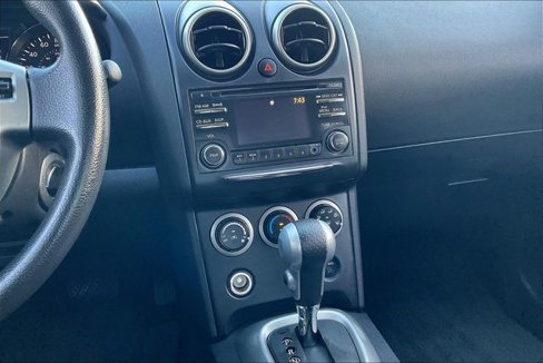 Used 2013 Nissan Rogue SV image 6