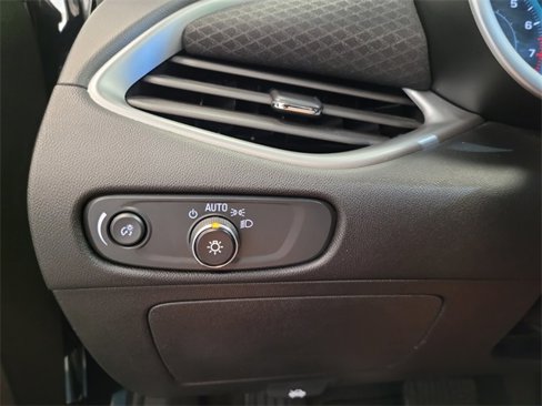 Used 2023 Chevrolet Malibu LT image 29