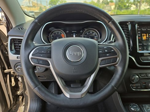 Used 2019 Jeep Cherokee Limited image 17