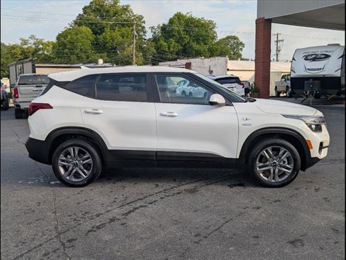 Used 2022 Kia Seltos LX image 4