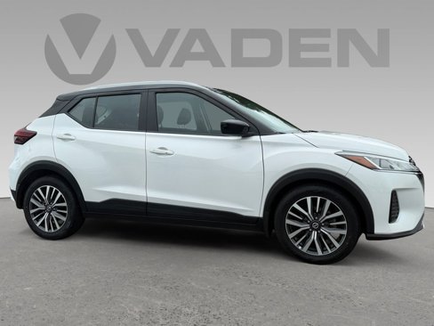 Used 2021 Nissan Kicks SV image 8