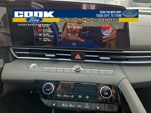 Used 2024 Hyundai Elantra SEL w/ Convenience Package image 12